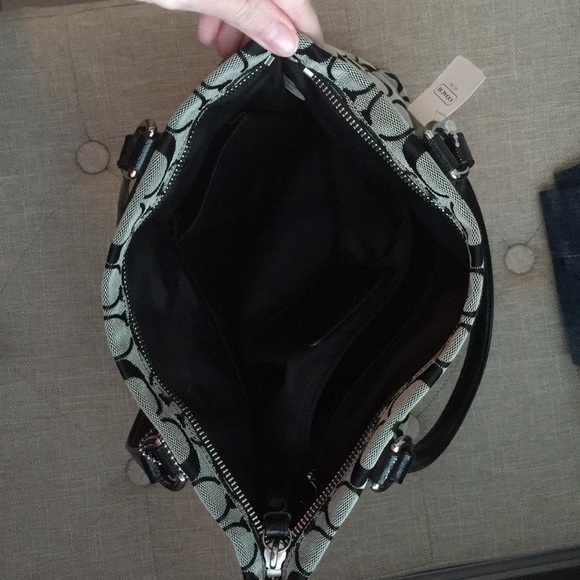 NWT Black & White Coach Purse - Picture 3 of 8